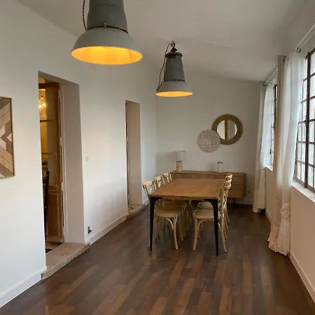 Apartment Leopold Housse *